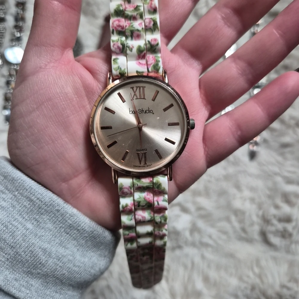 Watch Bundle Lot Vintage Modern Silver Tone Floral Silicone Band Large Mixed Lot